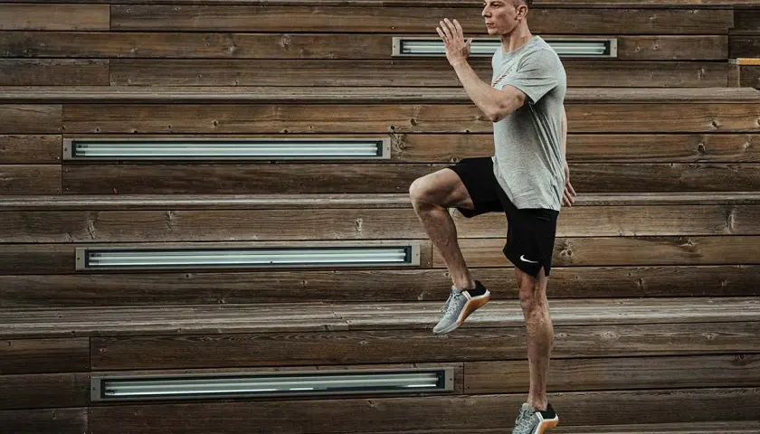 Trening HIIT co to? Poznaj skuteczne metody na szybką formę