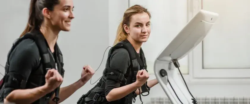 Trening EMS czy warto? Odkryj zalety i wady tej metody treningowej