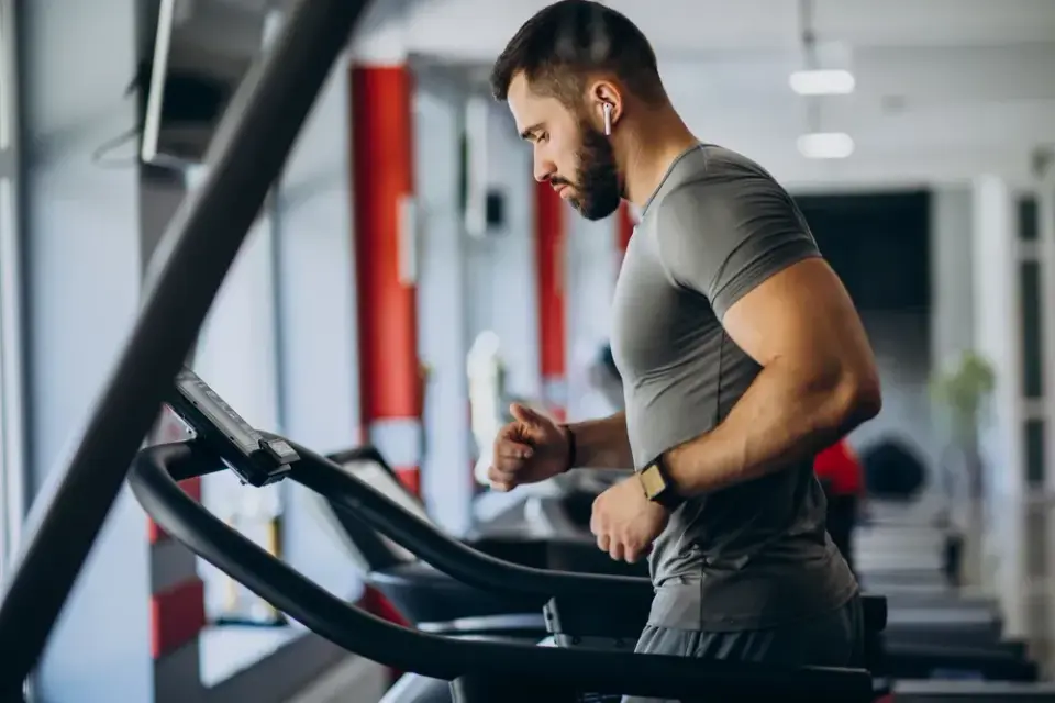 Trening cardio co to: poznaj korzyści i rodzaje ćwiczeń dla zdrowia